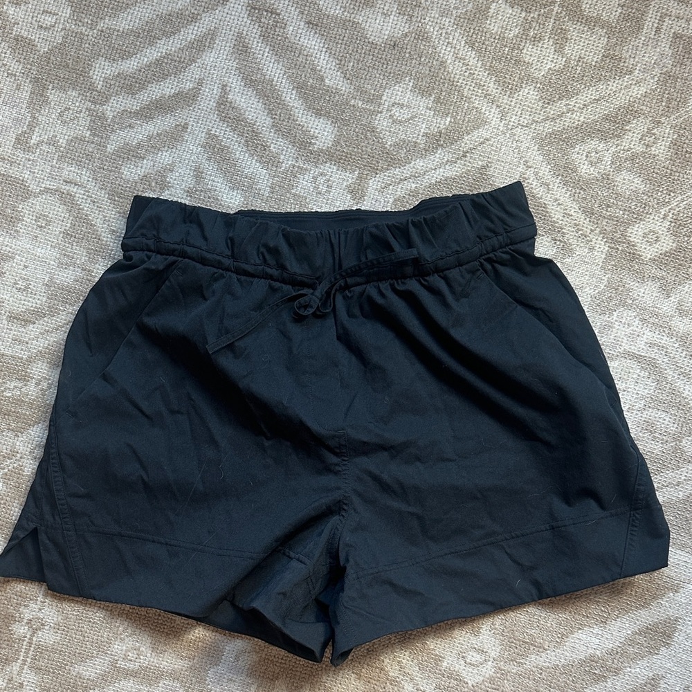 Lululemon black shorts